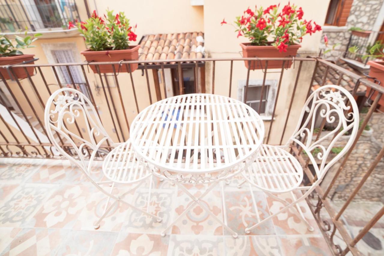 Aria Di Vico Aparthotel ヴィーコ・デル・ガルガーノ エクステリア 写真