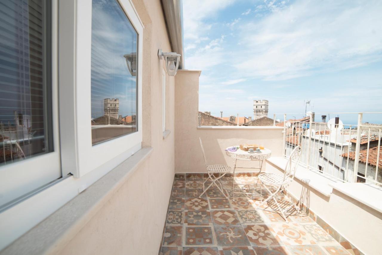 Aria Di Vico Aparthotel ヴィーコ・デル・ガルガーノ エクステリア 写真