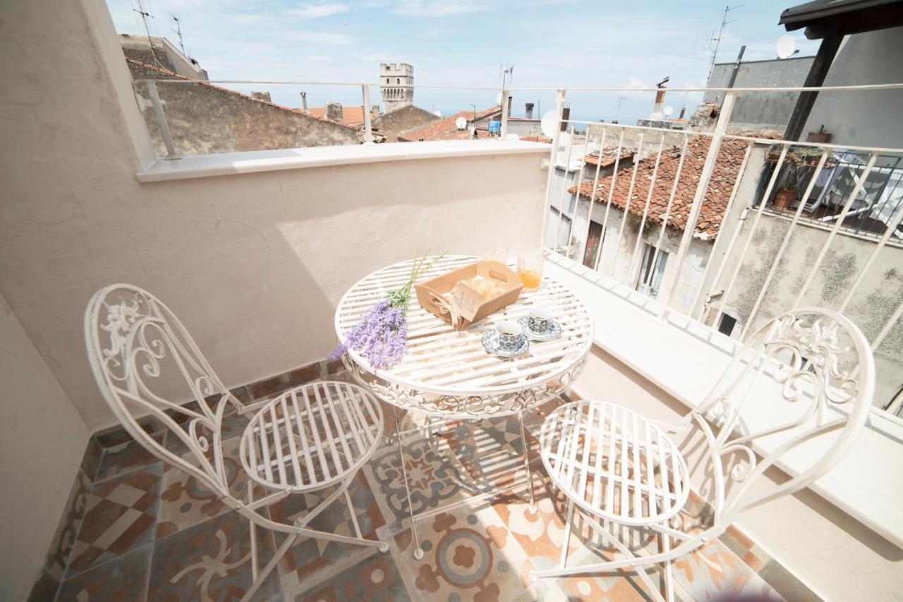 Aria Di Vico Aparthotel ヴィーコ・デル・ガルガーノ エクステリア 写真